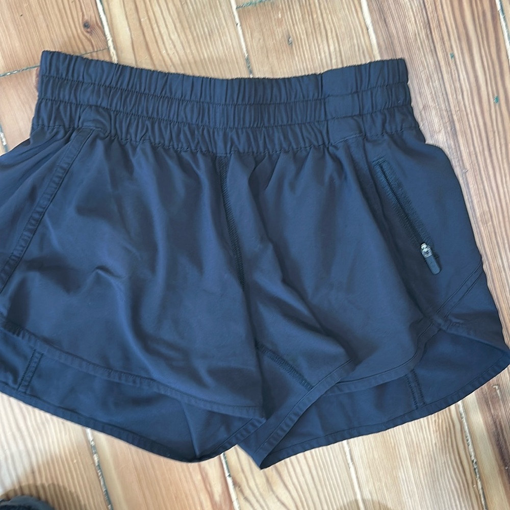 Lululemon Size 6 black shorts